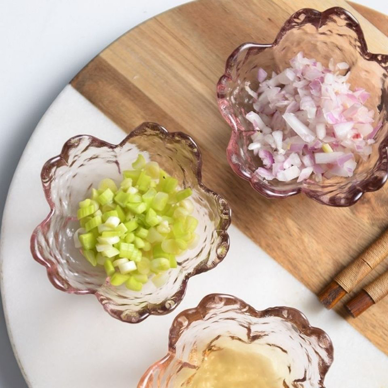 Sakura Shape Sauce Dish Glass Seasoning Dish Sauce Vinegar Salt Chili Oil Small Dish Household Pot Seasoning Bowl Tableware