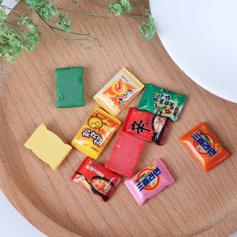 10pcs Simulation Instant noodles Pretend Food Toys DIY Accessories