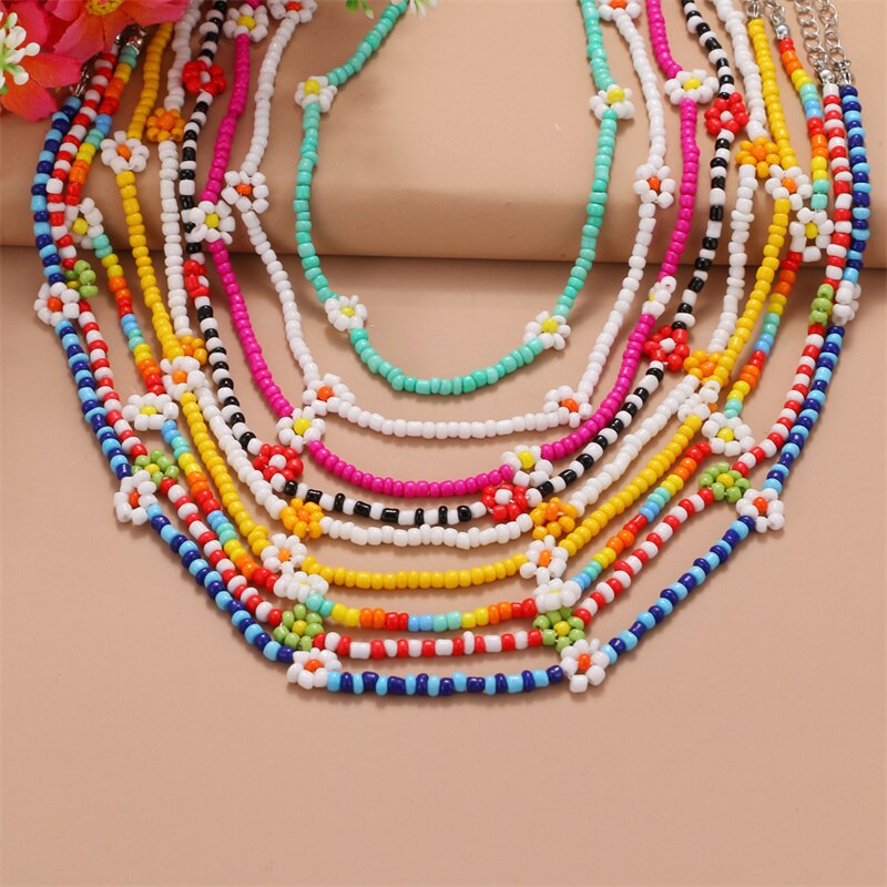 Collier ras du cou court pour femmes, jolie chaîne de perles colorées avec des fleurs de marguerite, bijoux de , coréenne