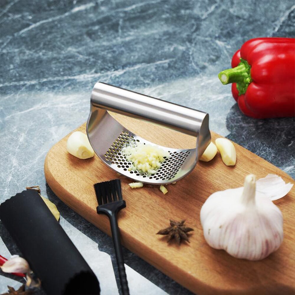 Multi-function Manual Garlic Press Curved Garlic Grinding Slicer Chopper Stainless Steel Garlic Presses Cooking Gadgets Tool