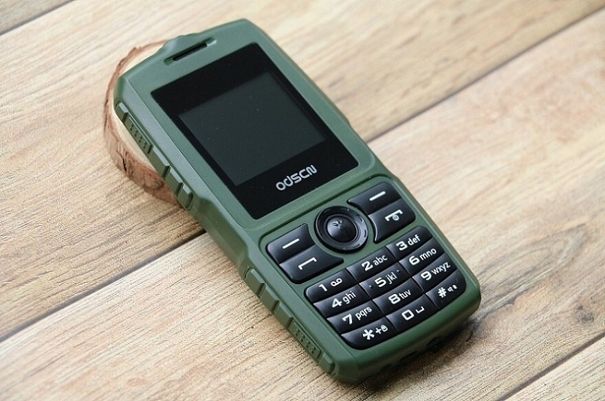 Téléphone portable fin et robuste, déverrouillé, whatsapp, ebook, bluetooth, appareil photo, lampe de poche, 3.5m prises jack, double sim, fm, clavier russe: Standard / Vert