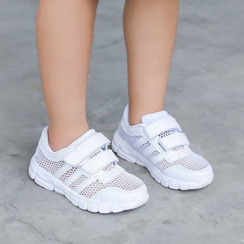 Barnskor sommar andas mesh barn fritidsskor luftnät vit sport sneakers pojkar skor flickor sandaler gummi