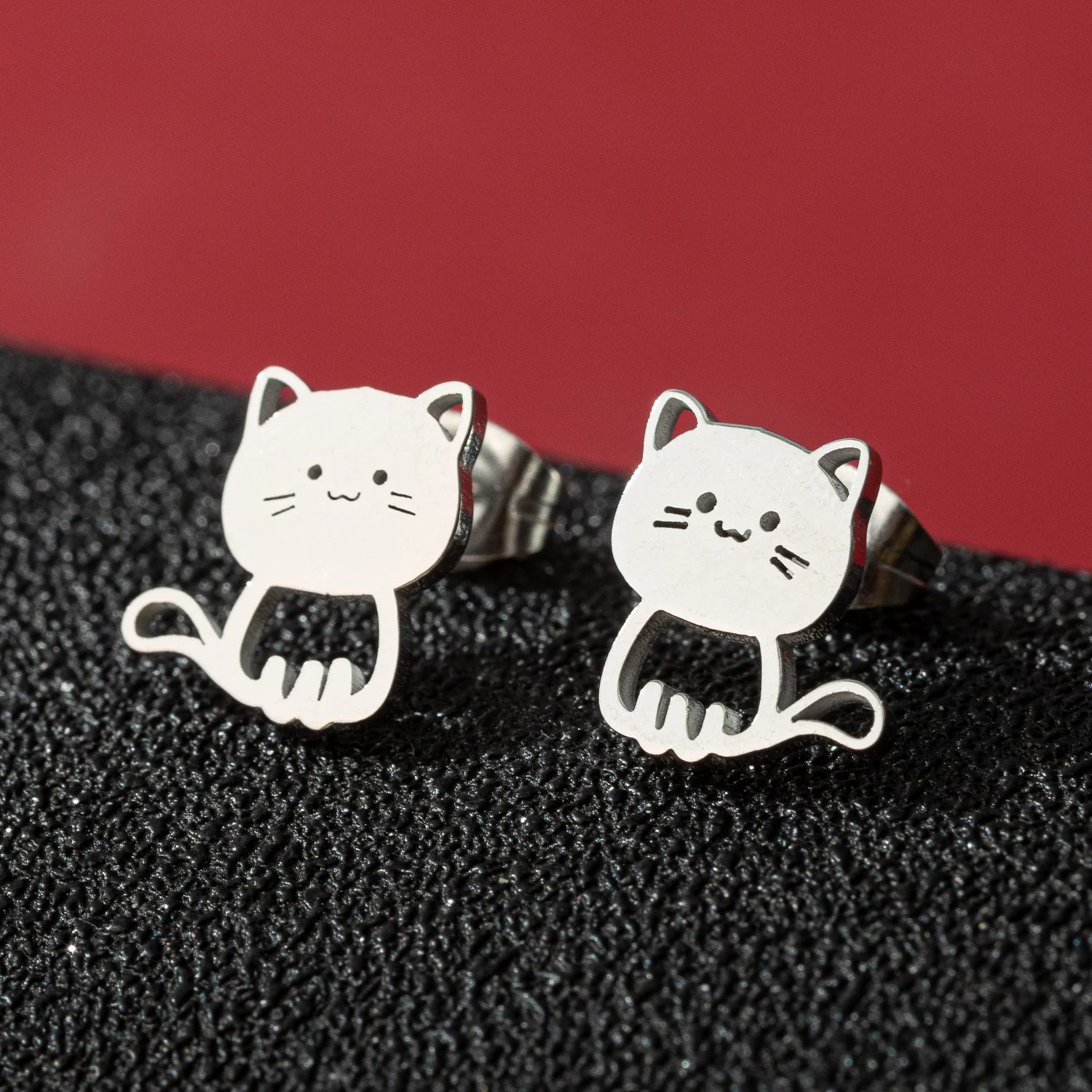 Jisensp 1 paire de boucles d'oreilles chat Animal de dessin animé mignon en acier inoxydable chaton boucle d'oreille pour femmes filles bijoux drôles Oorbellen