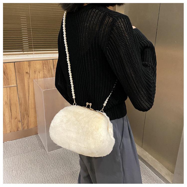 Vrouwen Zachte Bont Crossbody Tassen Voor Vrouwen Luxe Handtas Effen Kleur Keten Schouder Tas Dag Koppelingen Portemonnees: WHITE
