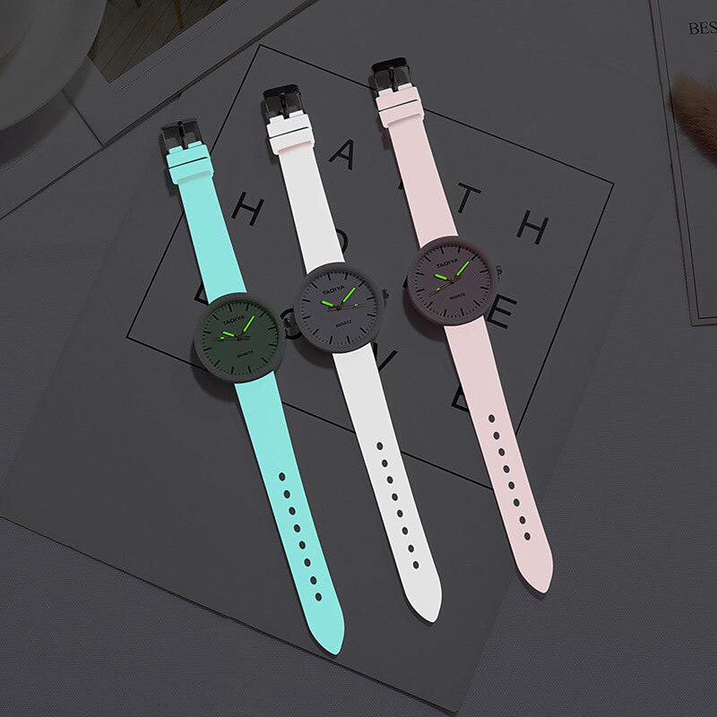 1Pcs Eenvoudige Noctilucent Luminous Horloge Vrouwen Dames Horloge Luxe Siliconen Band Vrouwen Klok Mode Quartz Vrouwen Horloges
