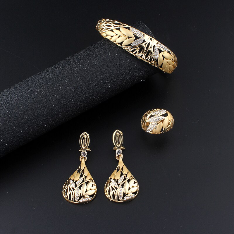 Jiayijiaduo Indian Sieraden Sets Goud Kleur Ketting Leaf Earring Armband Bruiloft Decoratie Sieraden voor Womens Sieraden