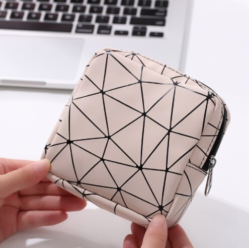 Multifunctional Sanitary Pad Bags Reusable Napkin Organizer Women Pad Pouch Bags Portable Makeup Bags: Beige white