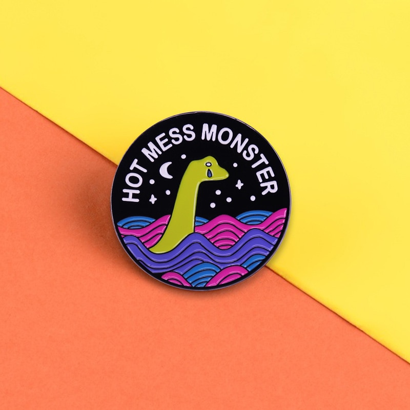 Die Lochness Monster pin Heißer Chaos Monsters revers brosche quirky Halloween goth festival schmuck