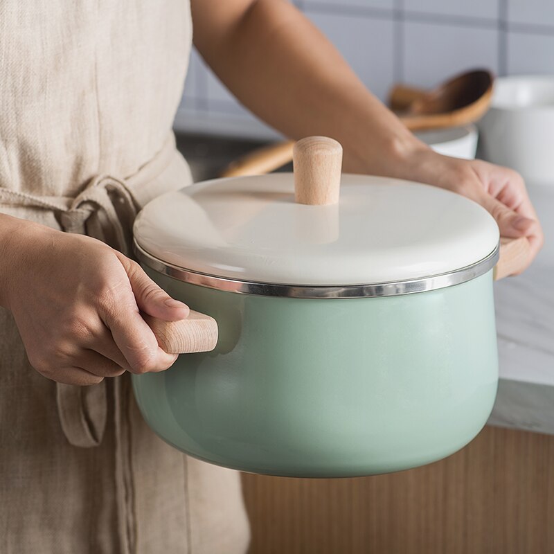 Nördlichen Europ emaille holz griff milch topf suppe topf verdickt nudel allgemeine hause induktion Japanischen Herde eintopf manuelle Pfanne