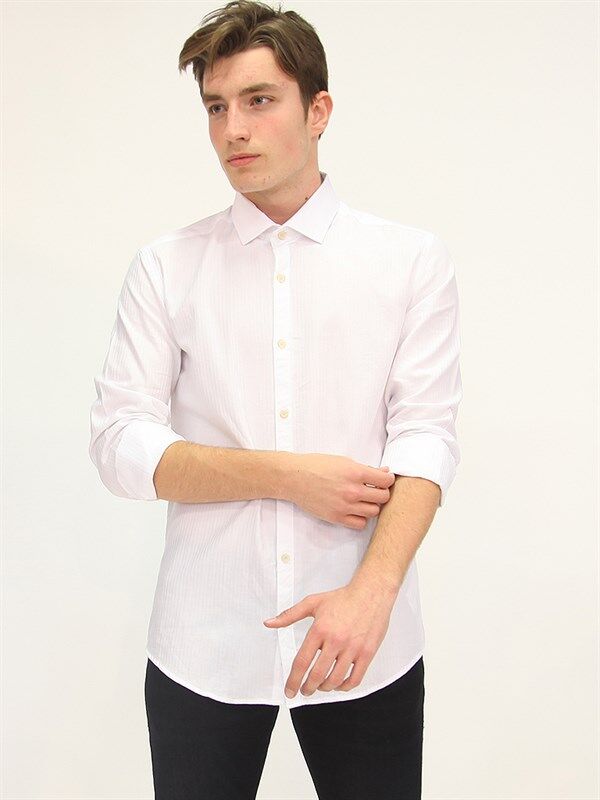 Camisa lisa blanca de manga larga para hombre