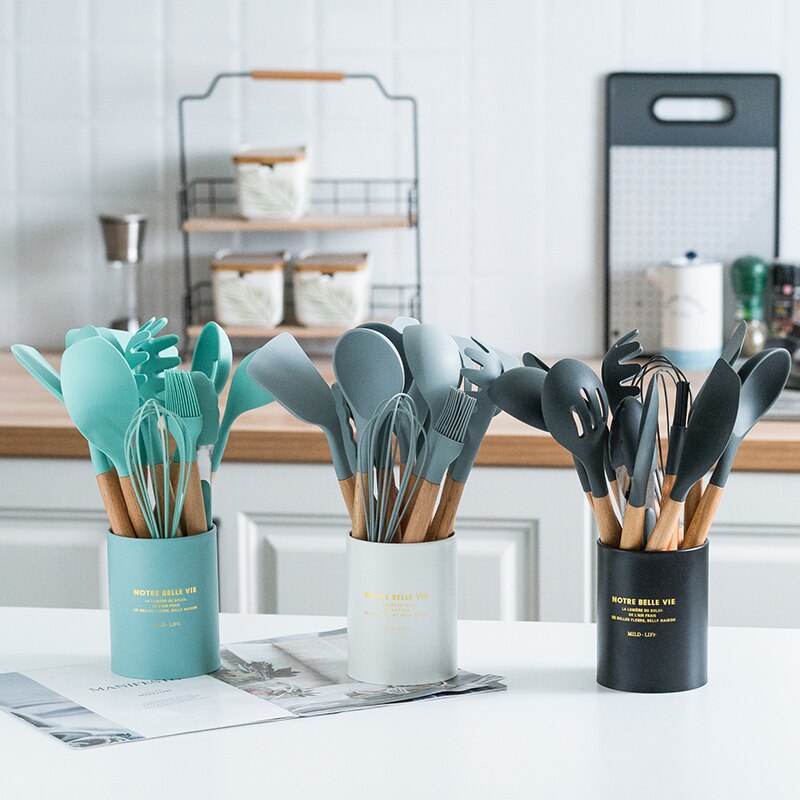 Batterie de cuisine en silicone avec poignée en bois Ensemble de cuisine Ensemble de batterie de cuisine Batterie de cuisine antiadhésive Accessoires de cuisine avec boîte de rangement en acier inoxydable