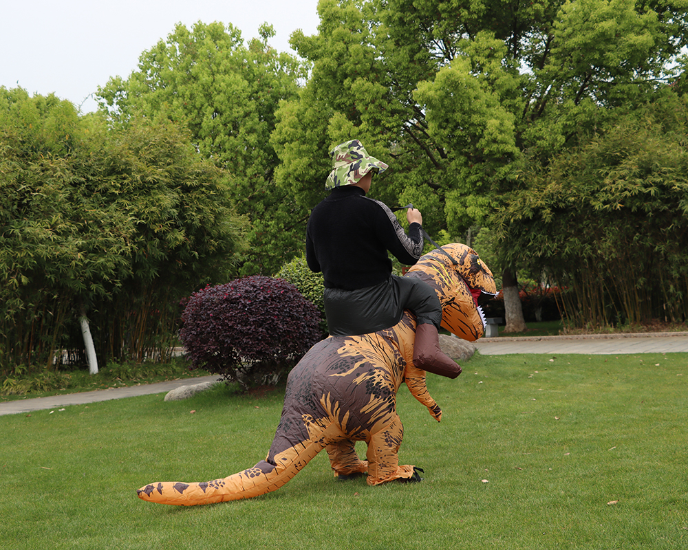 Riding Tyrannosaurus Rex inflatable men's and women's costumes, role play, dinosaur costumes, Carnival party performances