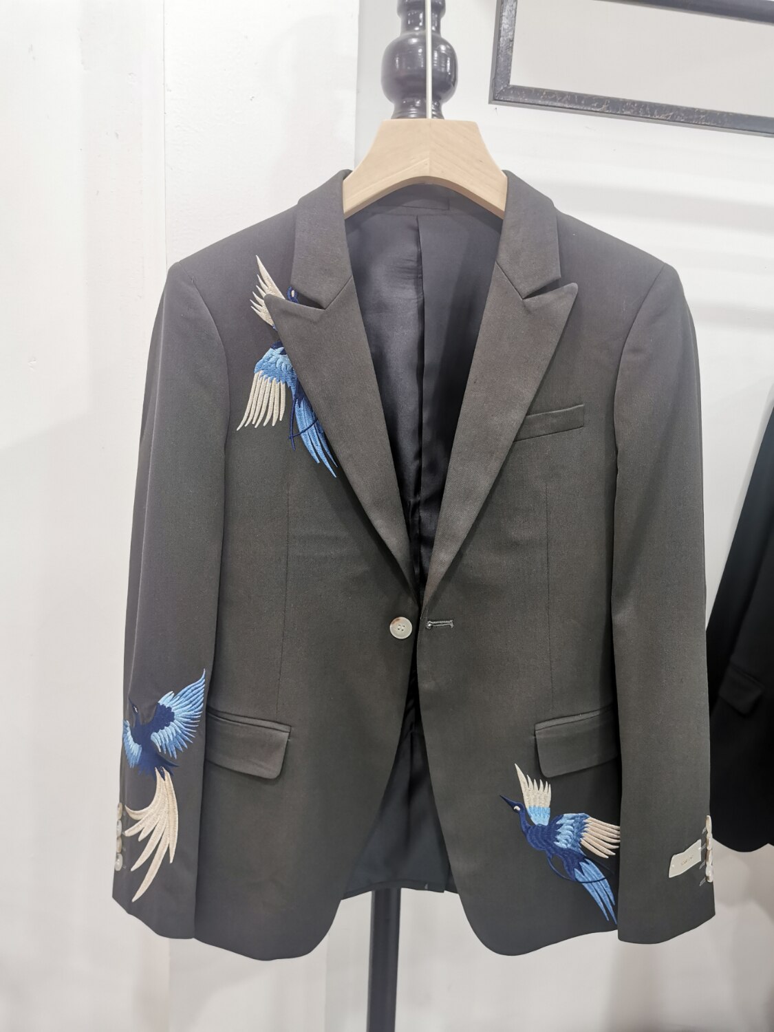 Costume avec fleurs de mariage pour hommes, veste avec broderie pour hommes, veste élégante pour hommes, tenue de scène blanche: grey  / XXXL
