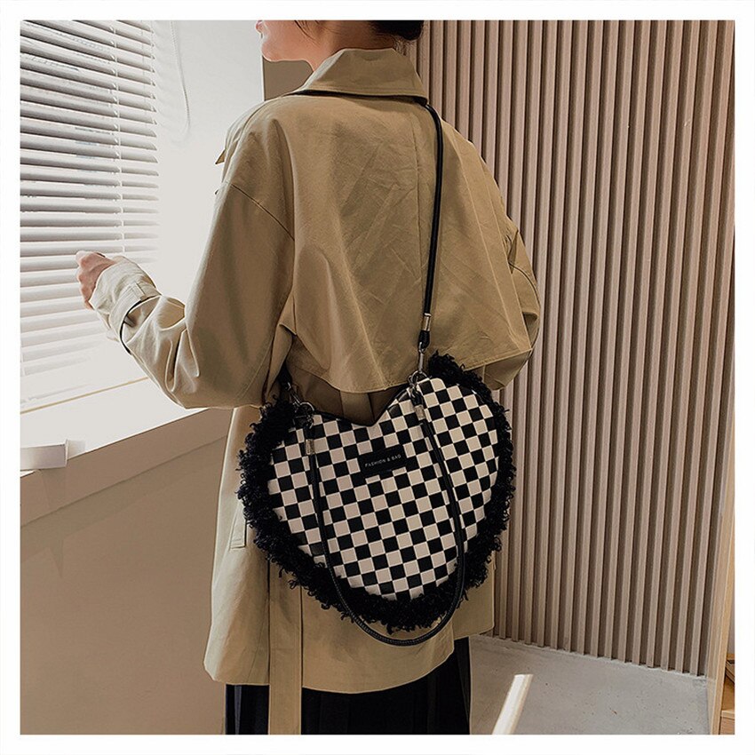 Vrouwen Roze Hart Vormige Schoudertassen Ins Dambord Plaid Dames Crossbody Bag Vrouwelijke Zachte Pu Lederen Onderarm Zak Handtas