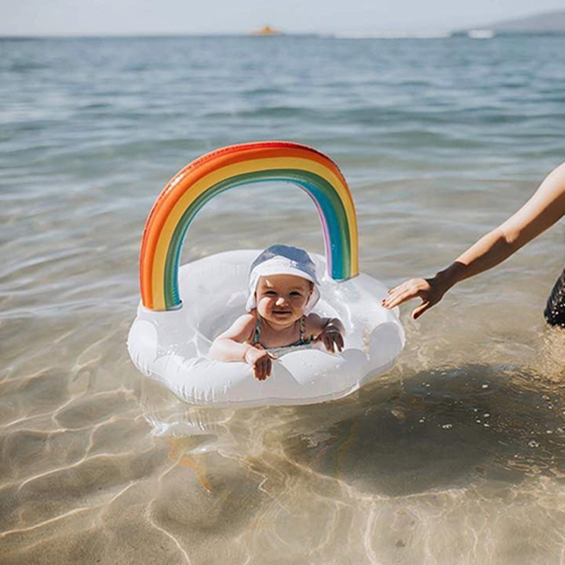 Giocattolo gonfiabile di intrattenimento dell&#39;acqua del galleggiante del cerchio del seggiolino del bambino degli zecchini dell&#39;anello di nuoto dell&#39;arcobaleno per i puntelli di fotografia infantile della spiaggia dello stagno