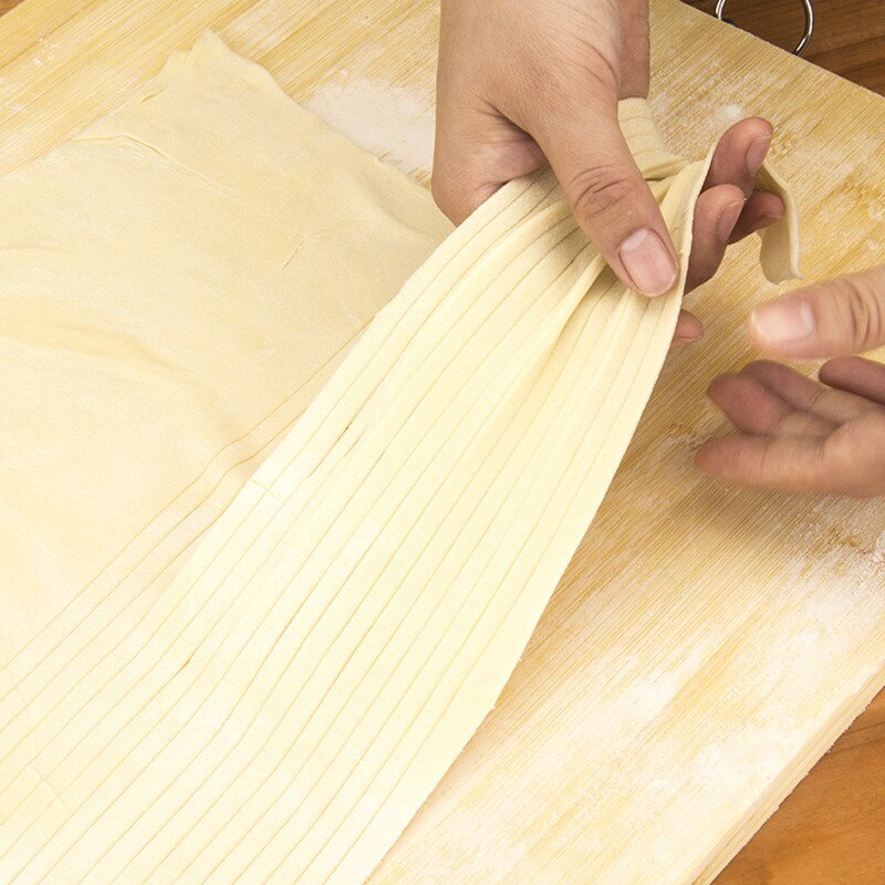 Stainless Steel Noodle Maker Lattice Roller Docker Dough Cutter Home Manual Noodle Pasta Cutting Machine Noodle Roller Cutter