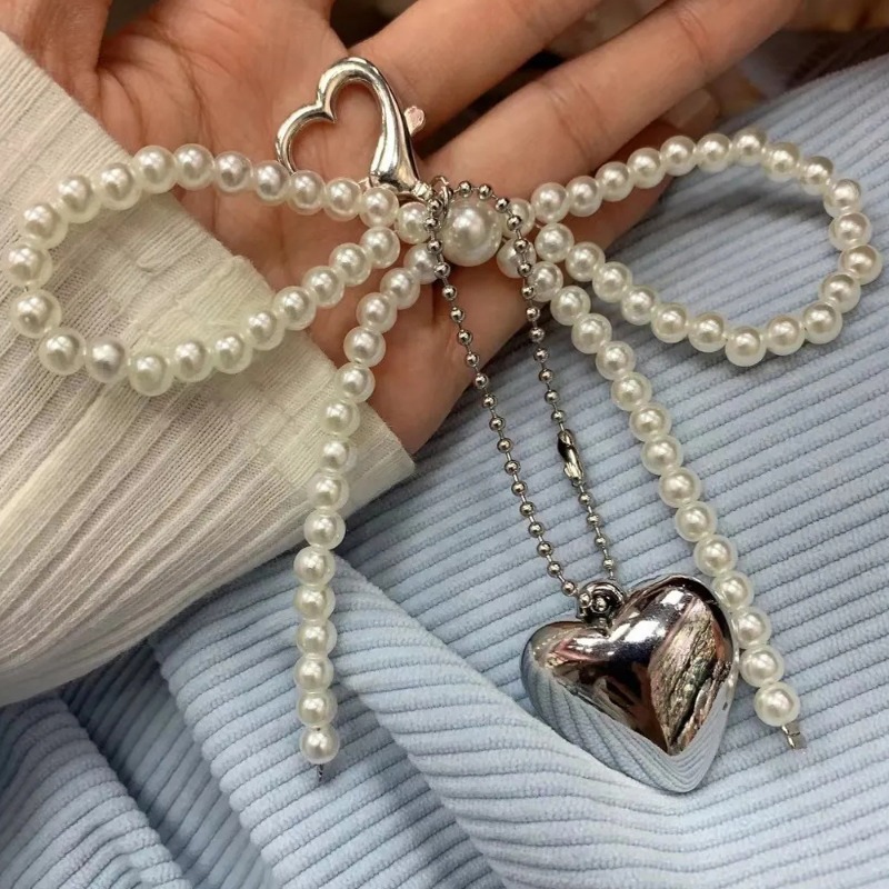 LLavero con forma de corazón y lazo de perlas, mochilas, llavero con forma de corazón con lazo, accesorios colgantes DIY para bolso, teléfonos móviles universales