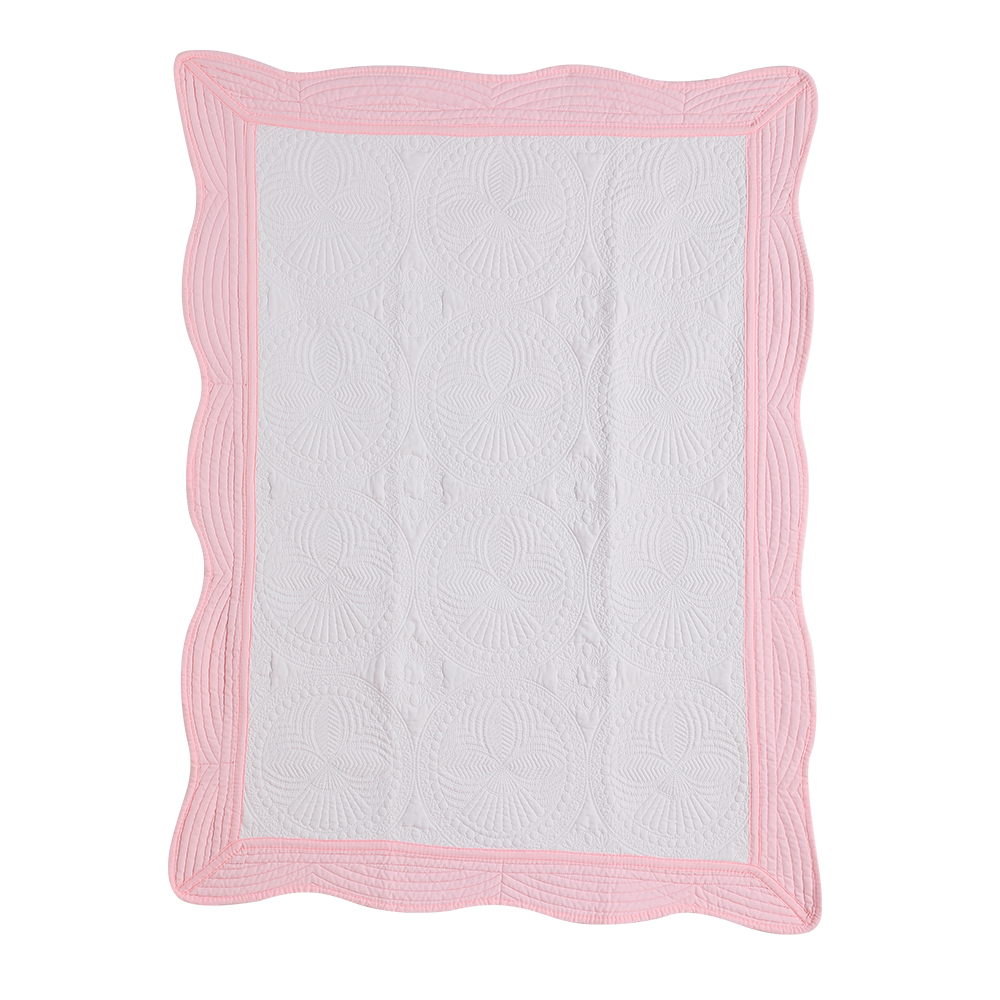 Cotton baby quilt monogrammed embossed patchwork embossed scalloped blanket for children four seasons: Red
