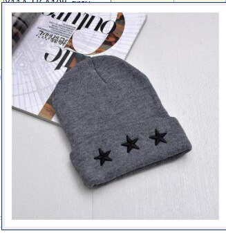 Gorros con bordado de estrella de cinco puntas para hombre y mujer, Gorros de punto cálidos, Gorros de invierno y otoño: Gris