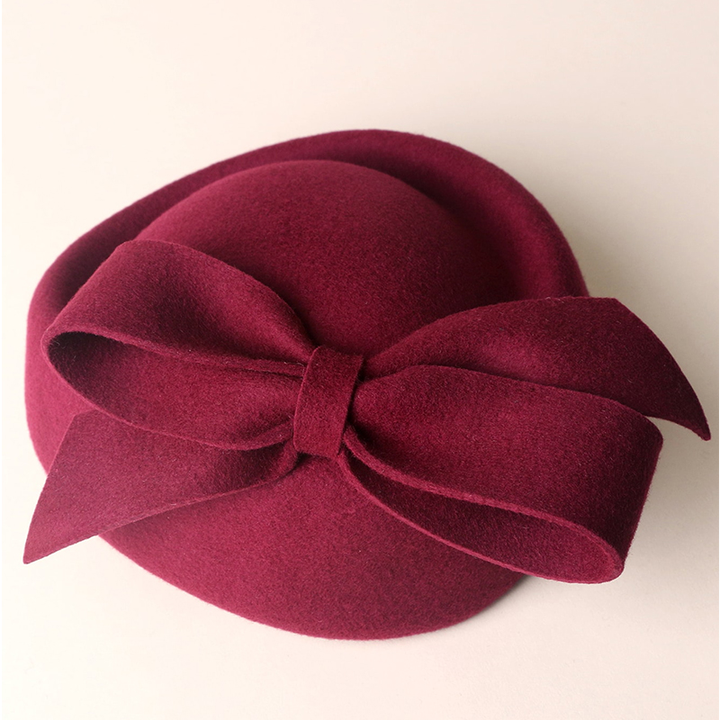 Dame kirke fascinators hatte sort vintage uld bryllup pilleæske teselskabshat fedora filt fedora rød til damer derbyhat