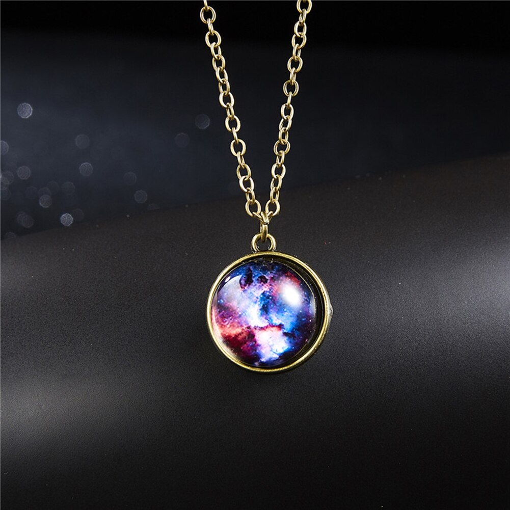 Unico Luminoso Universe Galaxy Pianeta Collana In Vetro di Glow In The Dark Cosmic Pendente Della Collana Della Sfera per Unisex Dei Monili Dell'annata