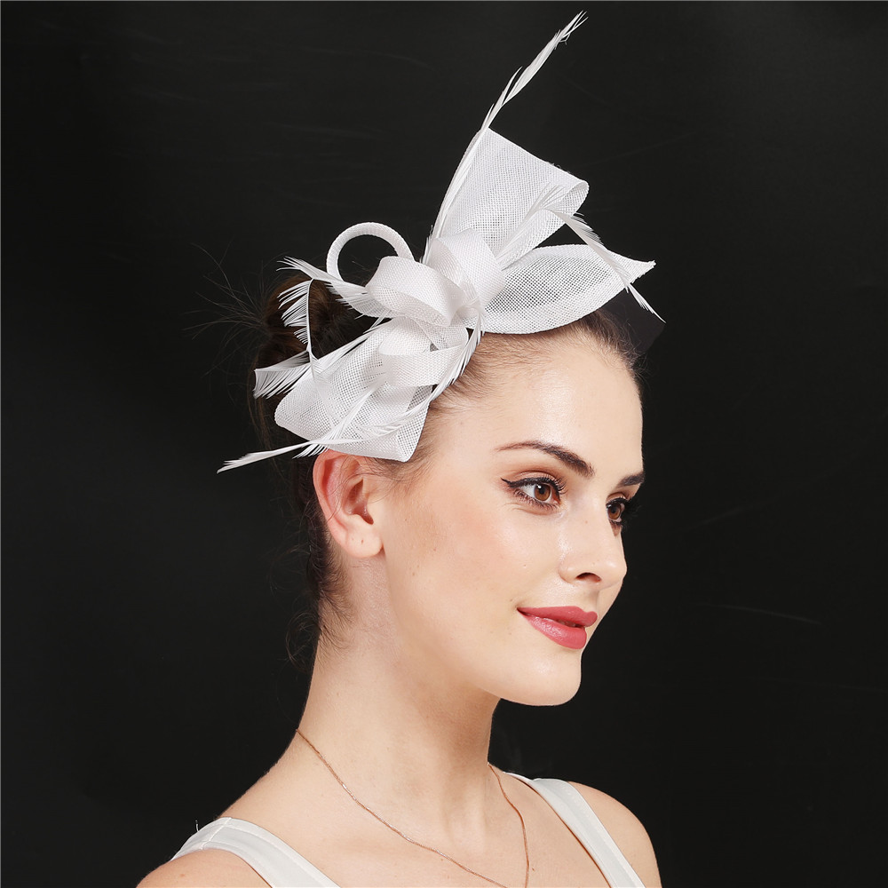 Nachahmung Sinamay Hochzeit Kopfbedeckung Braut Champagner Fascinator Hut Haarnadel mit ausgefallenen Federn Haarschmuck Damen Kopfschmuck