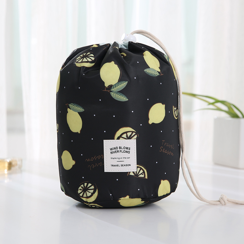 UOSC mujeres Lazy Drawstring bolsa de cosméticos de viaje redondo bolsa de maquillaje organizador estuche de almacenamiento Kit de belleza y aseo neceseser: Black lemon