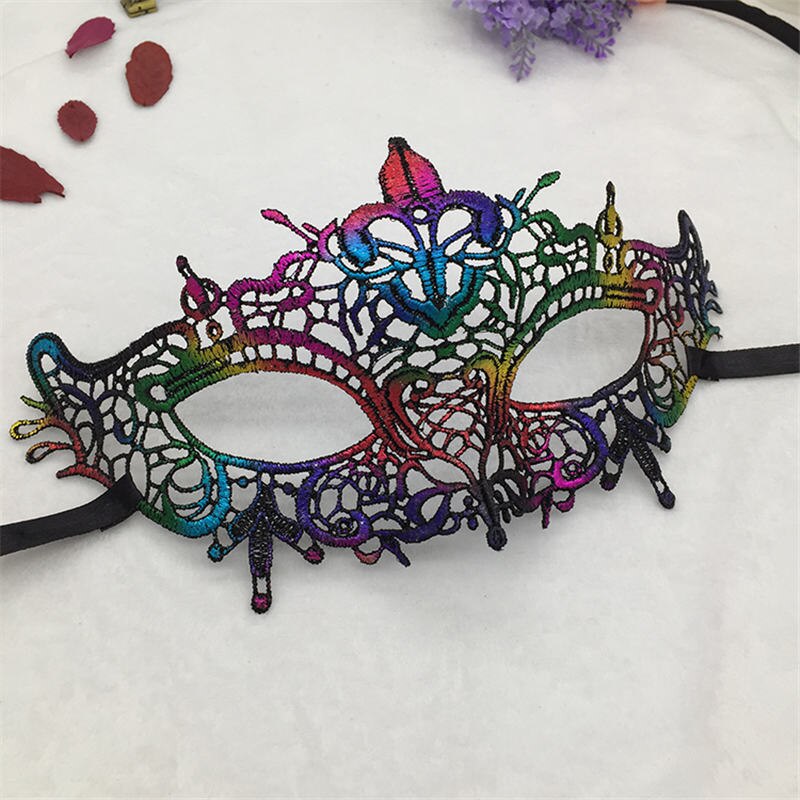 Masques mascarade ajourés en dentelle pour dames | Masques pour bal d'halloween, demi-masques de fête, fournitures de fête, noir blanc #30: T7C