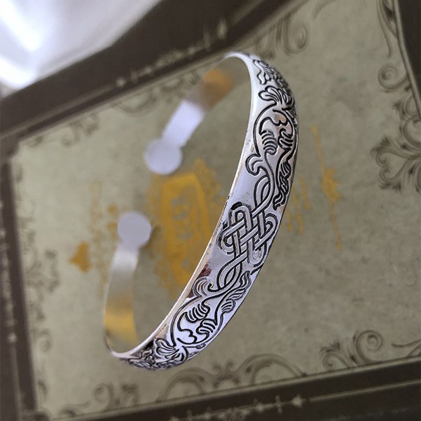 Nuevas pulseras Retro, brazaletes tibetanos de plata y Metal tallado, brazaletes de flores de elefante y pez, joyería gitana Vintage, para mujer: Pistola negra plateada