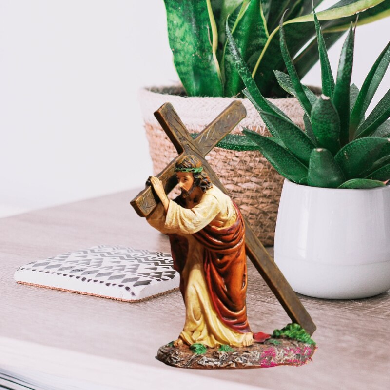 50LB Jezus Carring De Cross Standbeeld Religieuze Beeldjes Christian Hars Ornament Heilige Katholieke Ambachten Home Office Auto Decor