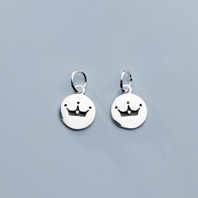 Colgante de corona de tarjeta redonda para mujer, colgante de medallón pequeño de Plata de Ley 925, joyería artesanal para mujer, proveedor de accesorios