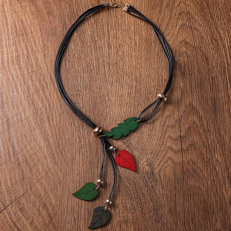 Collar con colgantes de hojas de madera étnica bohemia, collar llamativo Retro hecho a mano Vintage para mujer, joyería de para uso diario: Color acero