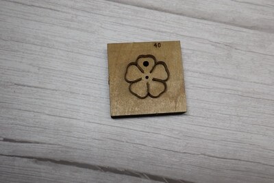 Japan Stahl Klinge Stahl Regel Stirbt schneiden für Leder Stichworte Geprägte Etikett Fünf Blütenblatt Blume Für Kleid Frauen Tasche Hand schlagen Werkzeug: runden sakura 40mm
