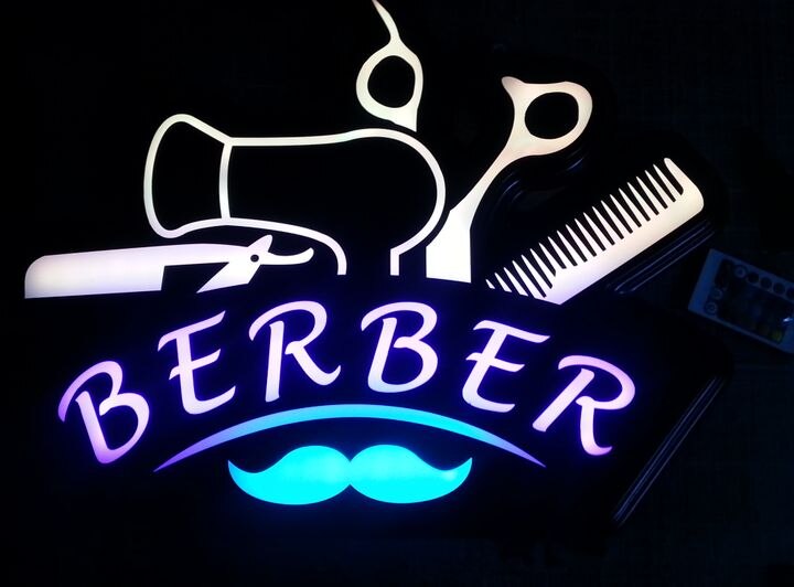Barberledet neonskilt "operert 16 farger" 54 x 40cm