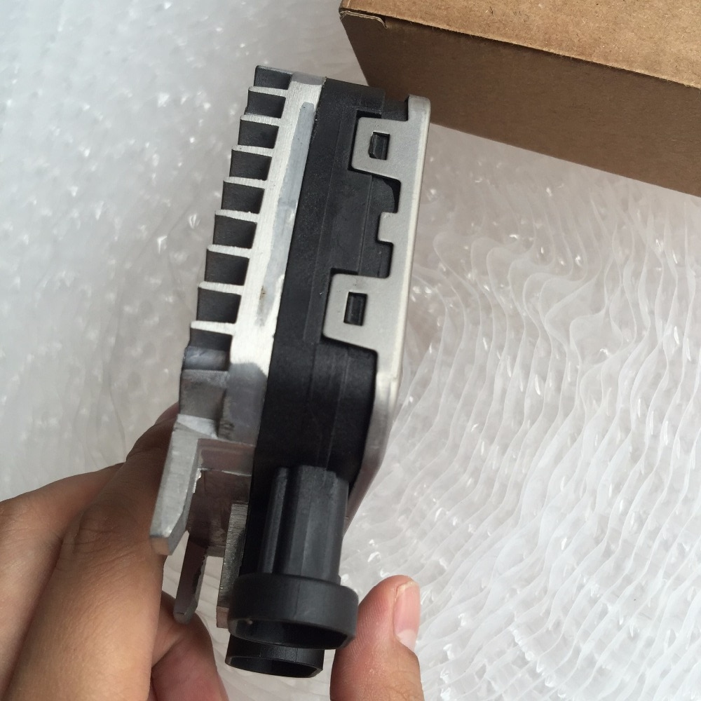 for vOLVO S60 / V60 S80 V70 XC60 xc70 Fan Control Module Regulator 940004107 940004101 940004106 940004105
