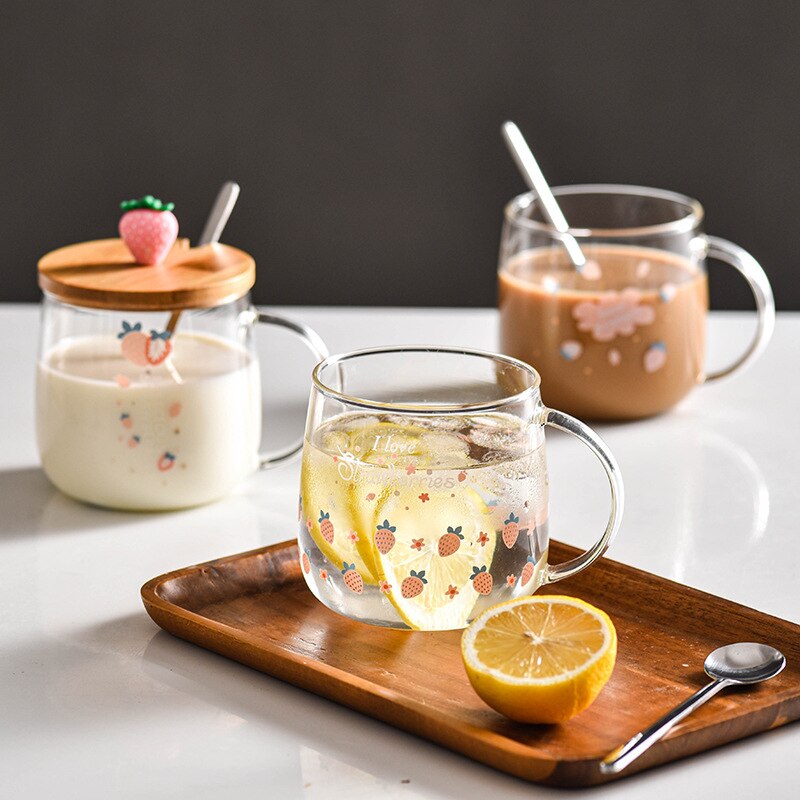 Jolie tasse en verre avec motif de fraise pour l&#39;eau, avec couvercle 3D, transparente, pour le bureau, le café, le lait, le jus de thé, pour la maison, pour Festival