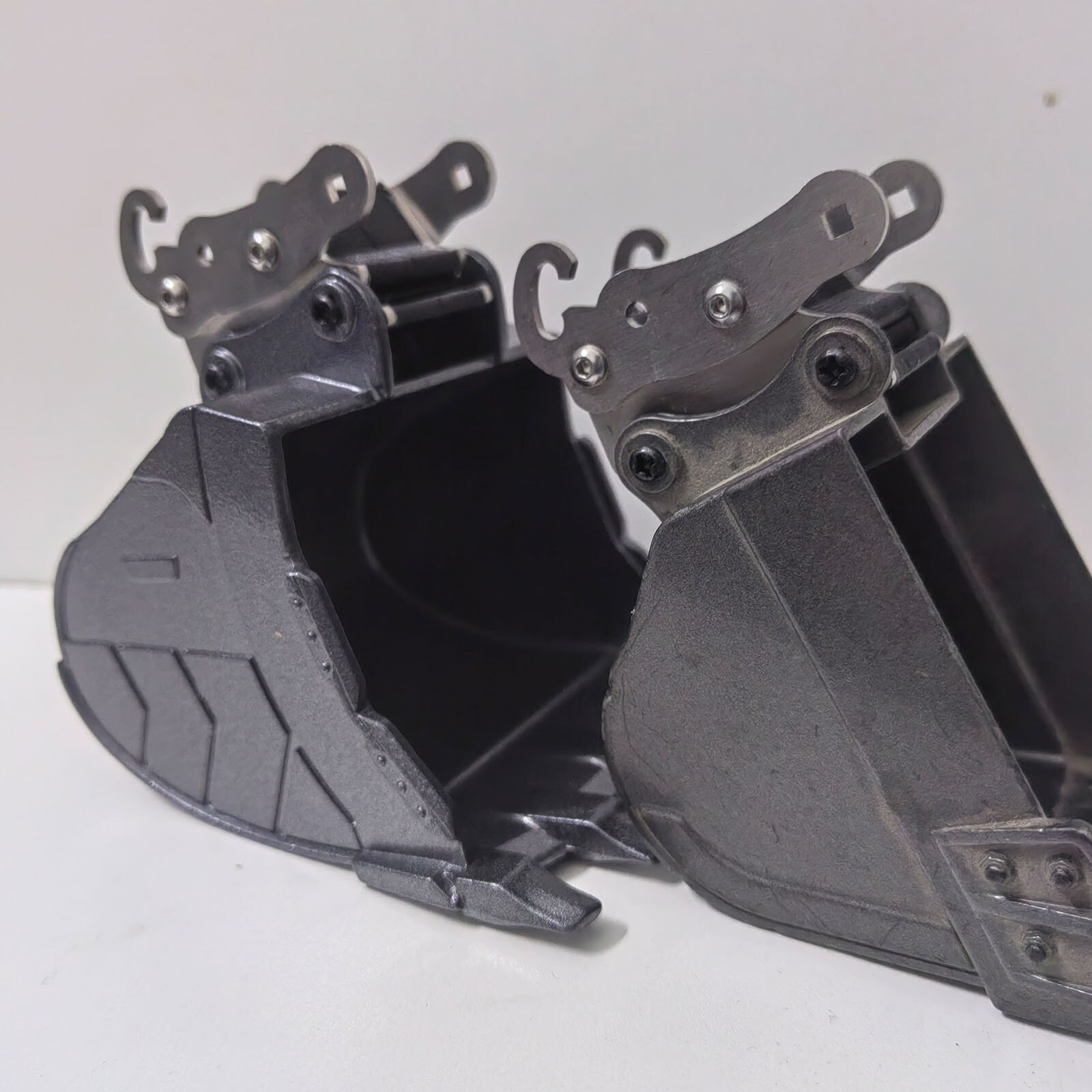 For Huina 350/550/560/580/592/593/594/1580 RC Metal Manual Bucket Changer Quick Release Excavator Bucket Modification Kit