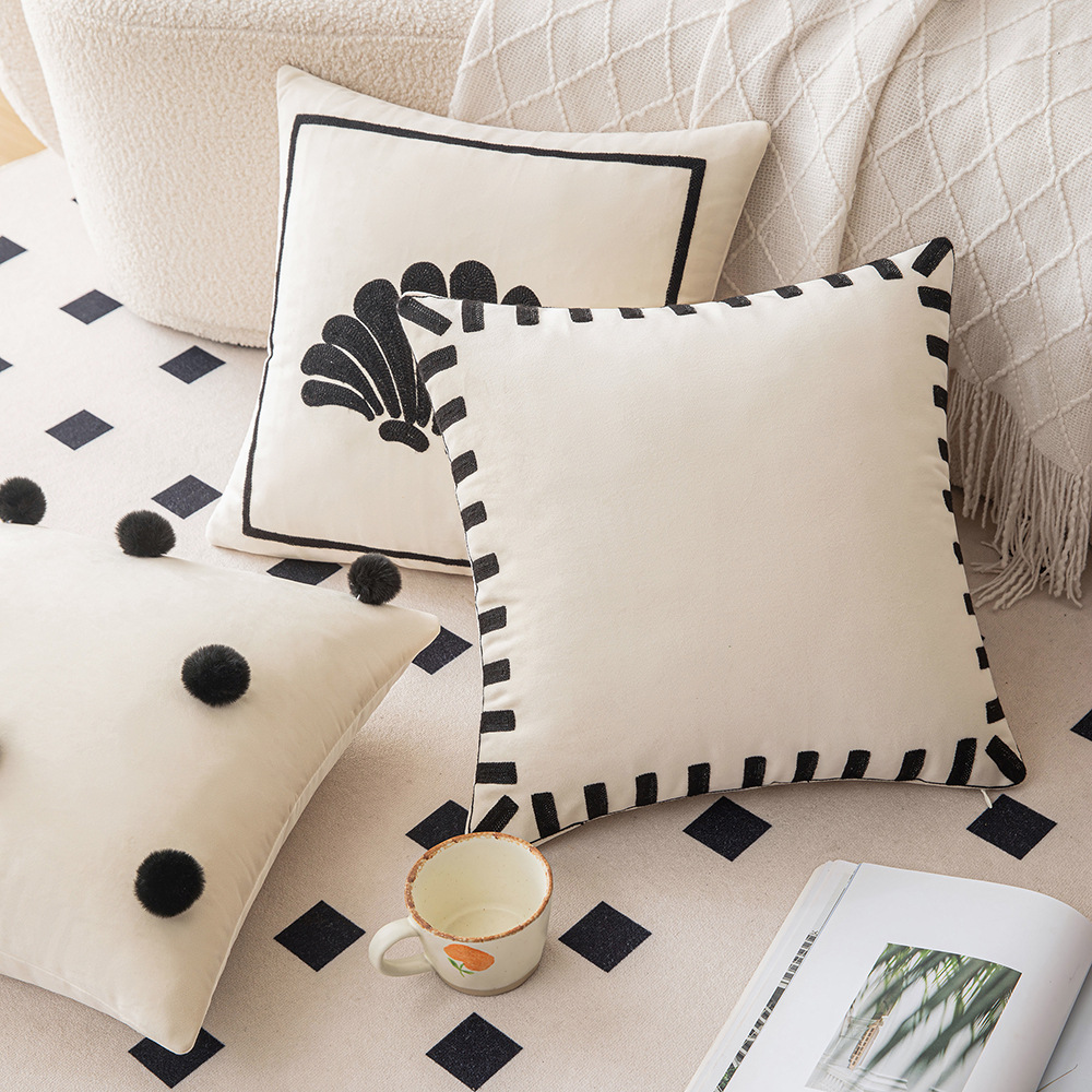 45x45cm Seashell Simple Throw Pillow Cover Black and White Velvet Cushion Cover Polka Dot Pillowcase for Couch Sofa Home Decor