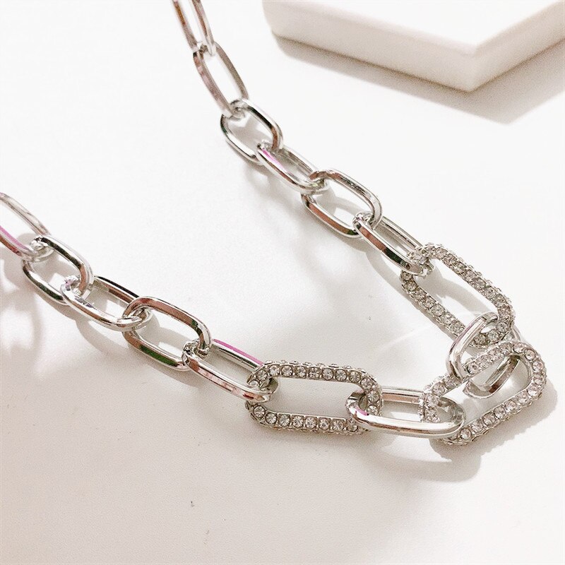 HUANZHI 2020 Nova Moda de Metal Geométrica Cadeia Ampla Flash Rhinestone Punk Clavícula Cadeia Colar De Cor Prata para As Mulheres de Jóias