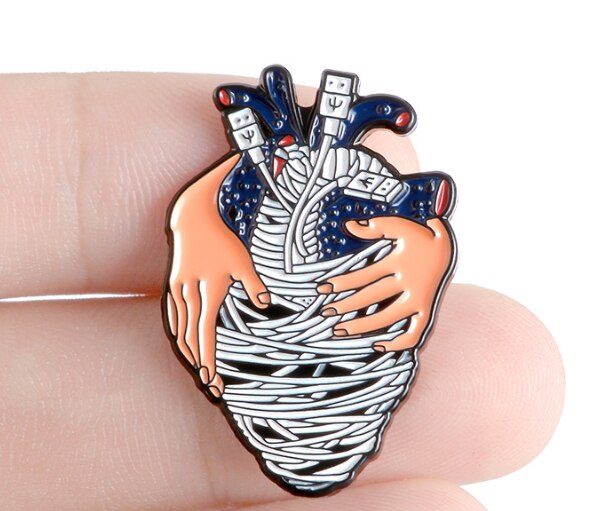 Regalrock Anatomisches Herz Pins Gothic Anatomie Orgel Herz Punk Broschen Tasche Kleidung Revers Heißer Abzeichen Halloween Schmuck: C
