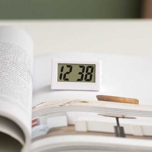 Slaapkamer Eenvoudige Kleine Elektronische Horloge Draagbare Oude Man Groot Woord Tafel Student Examen Mute Desktop Klok Mini Thuis Lcd Digitale 1Pc: White