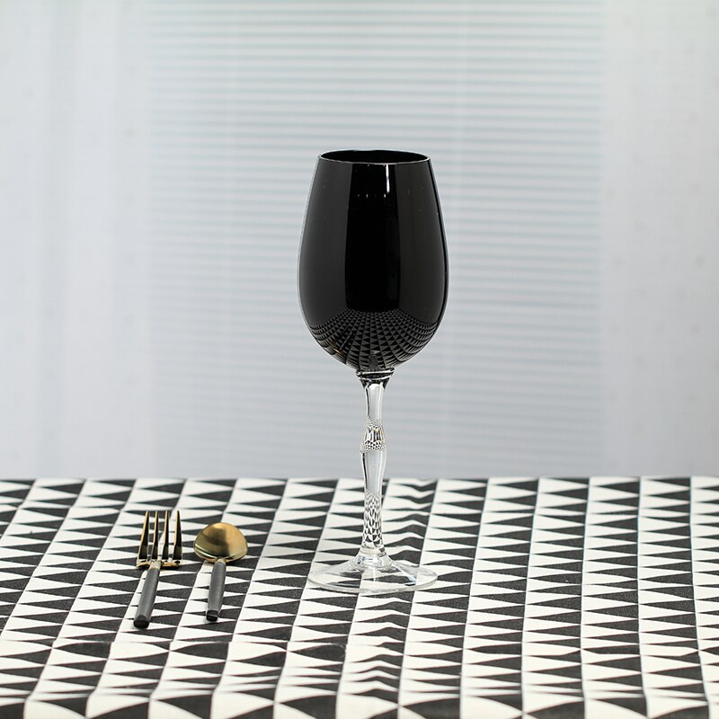 300-400ml färgad bägare, lyxigt guldglas, rödvinsglas, dekorativ vinkopp, svart blindglas.