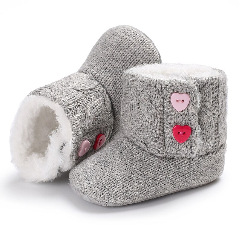 Recién Nacido bebé niño niña Botas Invierno lindo zapatos de pelo en forma de corazón botón Anti-slip suave, de punto zapatillas 0-18M