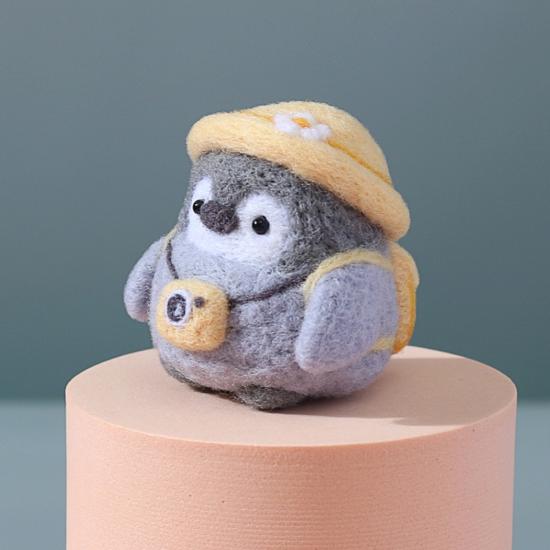 Unfinished Felt Kit 2022 Cute Animal Penguin Wool Needle Felt Kit Diy Material Bag Handmade Doll Toy Package: B