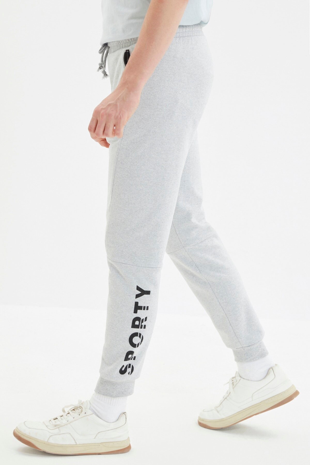 Trendyol Heren Regular Fit Rits Zakken Gedrukt Joggingbroek TMNAW22EA0446