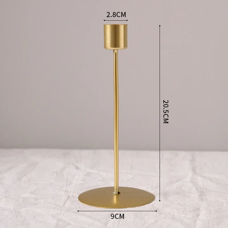 Kerzenhalter, moderner Kerzenständer aus Metall, Hochzeitskerzenständer, exquisite Desktop-Party-Dekoration für die Heim- und Bürodekoration: Goldene
