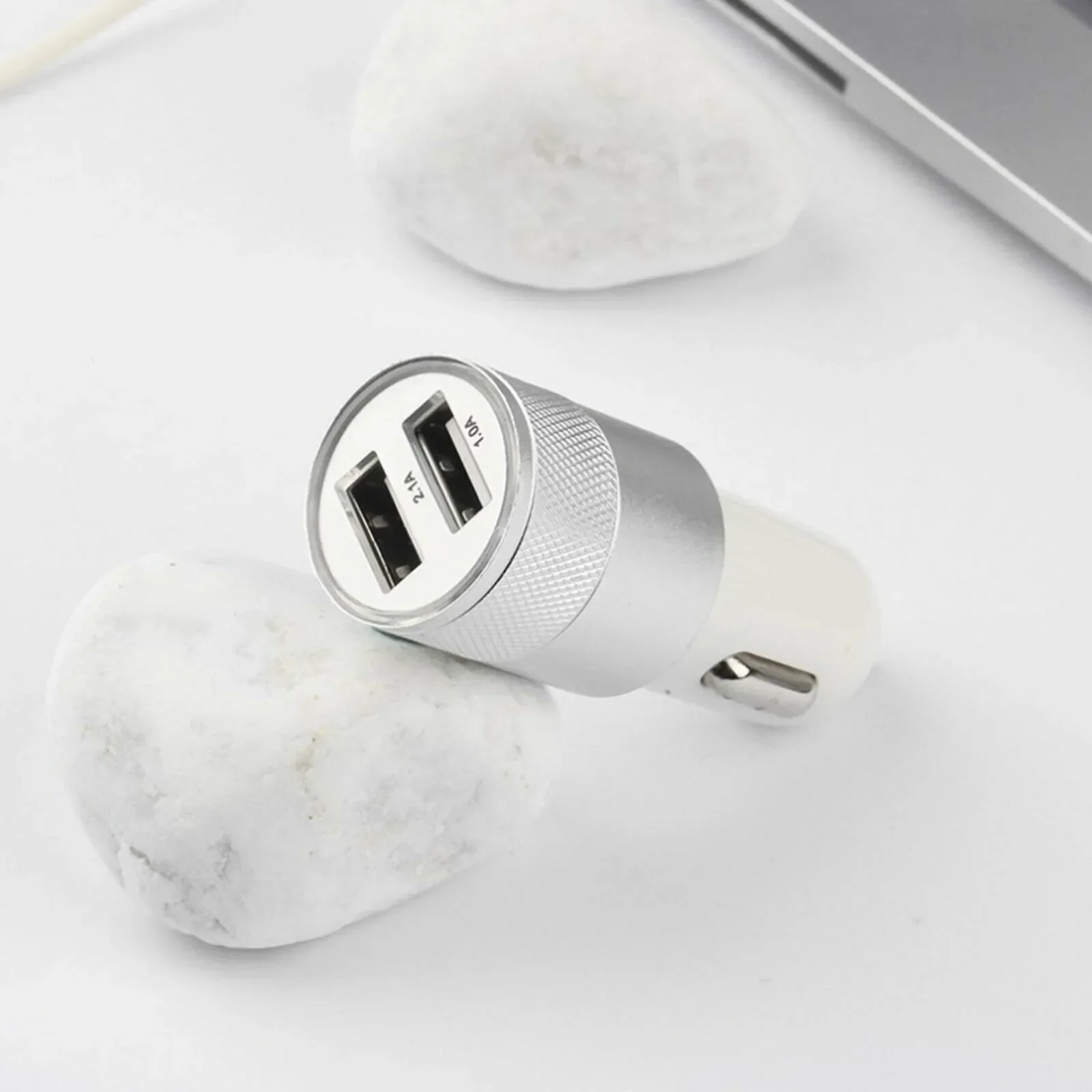 Autolader 2-poorts dubbele USB-aansluiting Aanstekeradapter Snelle oplader Universele zilveren dubbele USB-autoladeraccessoires
