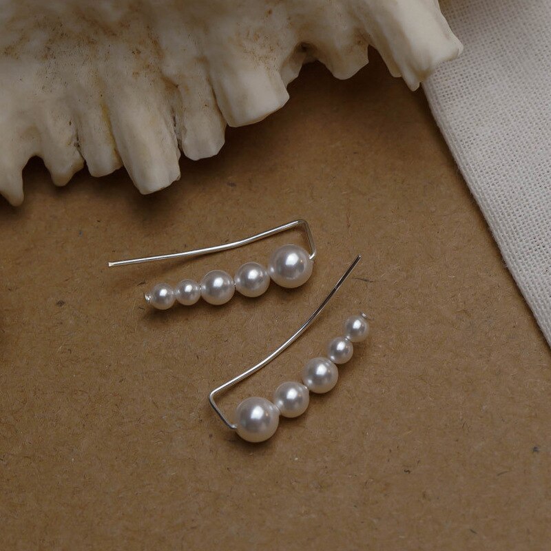 Pendientes trepadores de perlas irregulares para mujer, aretes de Clip, abalorios, perlas, pendientes con Piercing, coreana