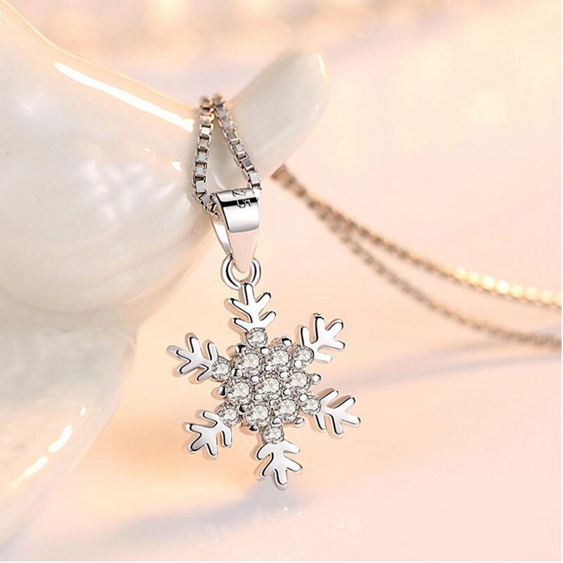 Delicate Snowflake Shiny Zircon Pendant Chain Necklace Year Christmas For Women Girls S-N186