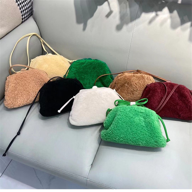 Damen-umhängetasche aus wolle, leder und #39 – herbst und winter, hochwertig, exklusiv, mit cloud-plüsch-design